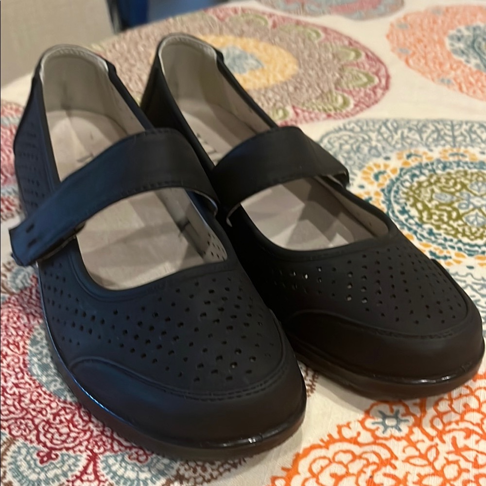 VJH Confort Black Mary Jane size 8 women’s